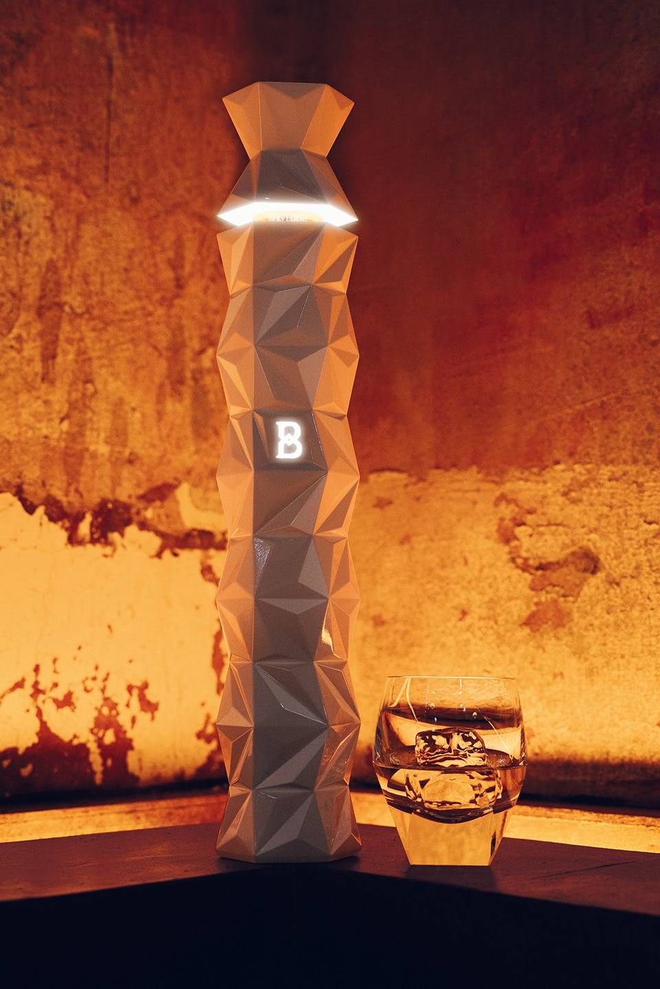 Luxus flasche Belvedere 10 Wodka im Scheinwerferlicht